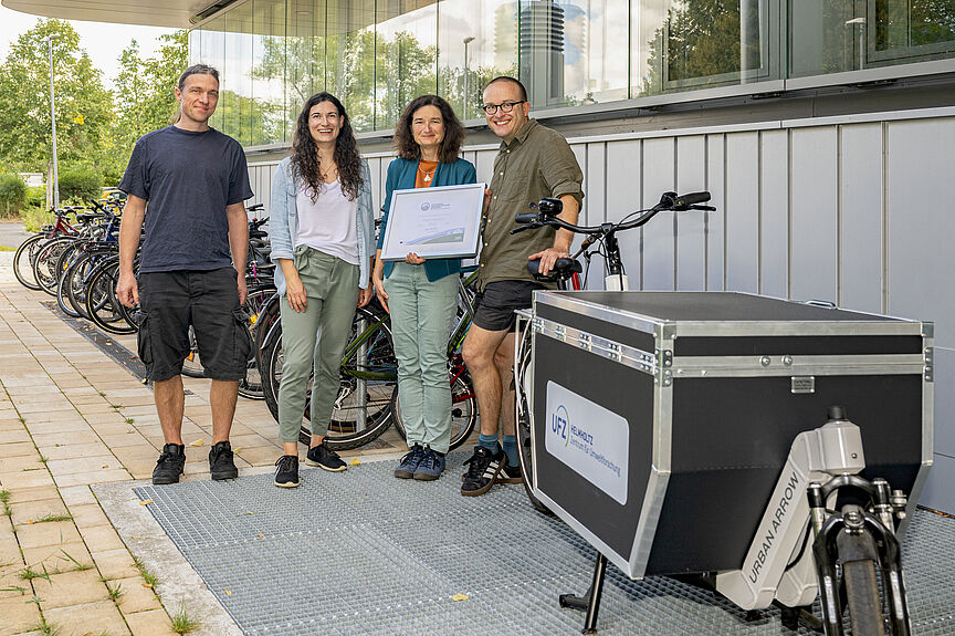 Zertifikatübergabe Fahrradfreundlicher Arbeitgeber Übergabe Zertifikat Fahrradfreundlicher Arbeitgeber an das UFZ Leipzig