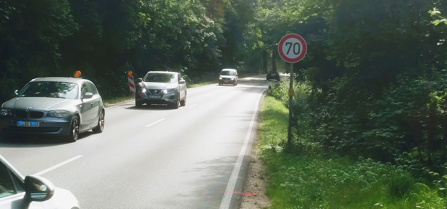Kein Platz für Radfahrende entlang der B75 in Reinfeld